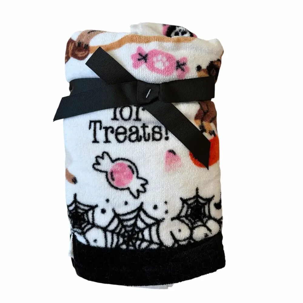 4pc Kassafina Halloween Dogs in Costumes Towel Set -2 Hand 2 Bath 100% Cotton